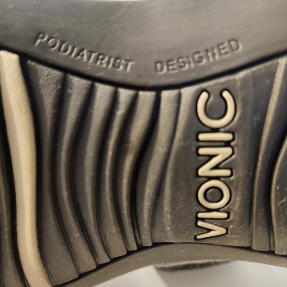 Sz 8, VIONIC,Samoa Orthopedic Gray Slides With Silver Studs & Adjustable Straps. - Picture 2 of 11